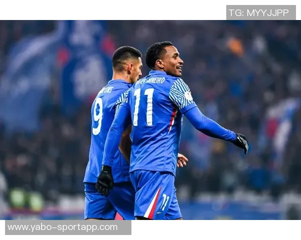 申花主场防守失误致对手凌空垫射扳平比分令人失望