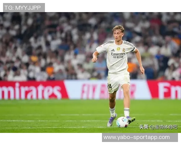 欧冠周最佳阵容揭晓霍伊伦姆巴佩锋线搭档厄德高海于格成功入选