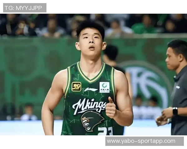 俄勒冈大学现场同曦球迷热情助威林葳标语引发关注 俄勒冈大学现场同曦球迷热情助威林葳标语引发关注