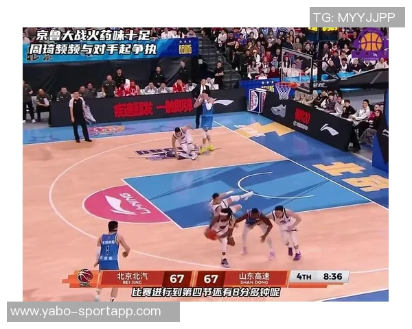 周琦三分球表现出色全场无两分球出手贡献3分4篮板1助攻2抢断2盖帽