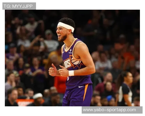 布克谈球队氛围：每天进步心态教练支持让我们乐在其中